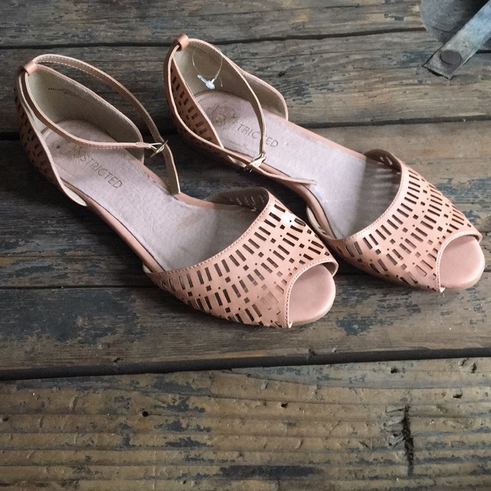 NWOT Leather Peach Ankle Strap Peep Toe Flats